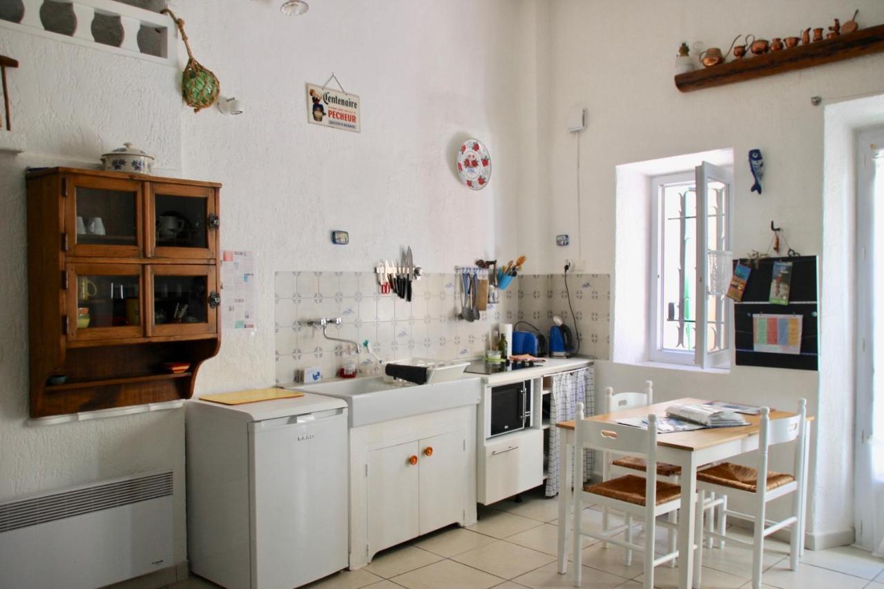 L'Oursinade Apartment Cassis Bagian luar foto